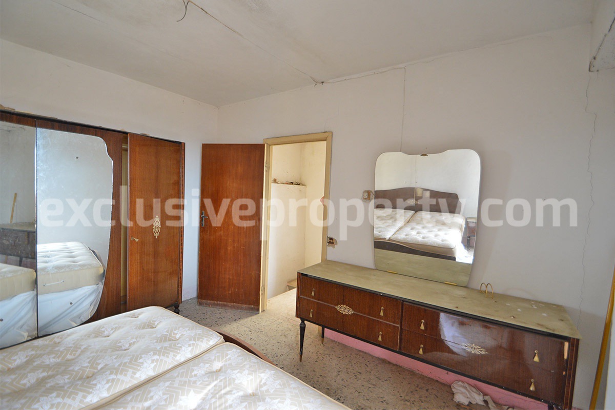 Sea View Townhouse for Sale in Tavenna - Molise - To Renovate - Solid Structure - 30 Min from the Adriatic Coast