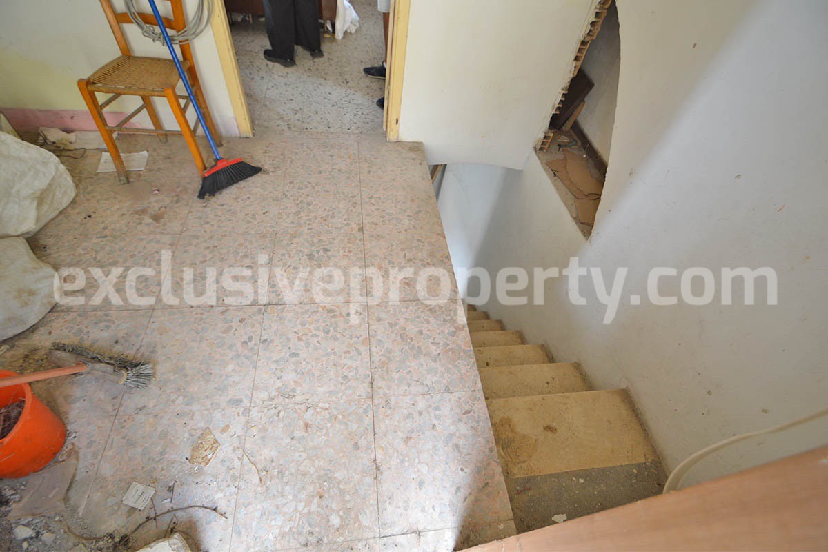 Sea View Townhouse for Sale in Tavenna - Molise - To Renovate - Solid Structure - 30 Min from the Adriatic Coast