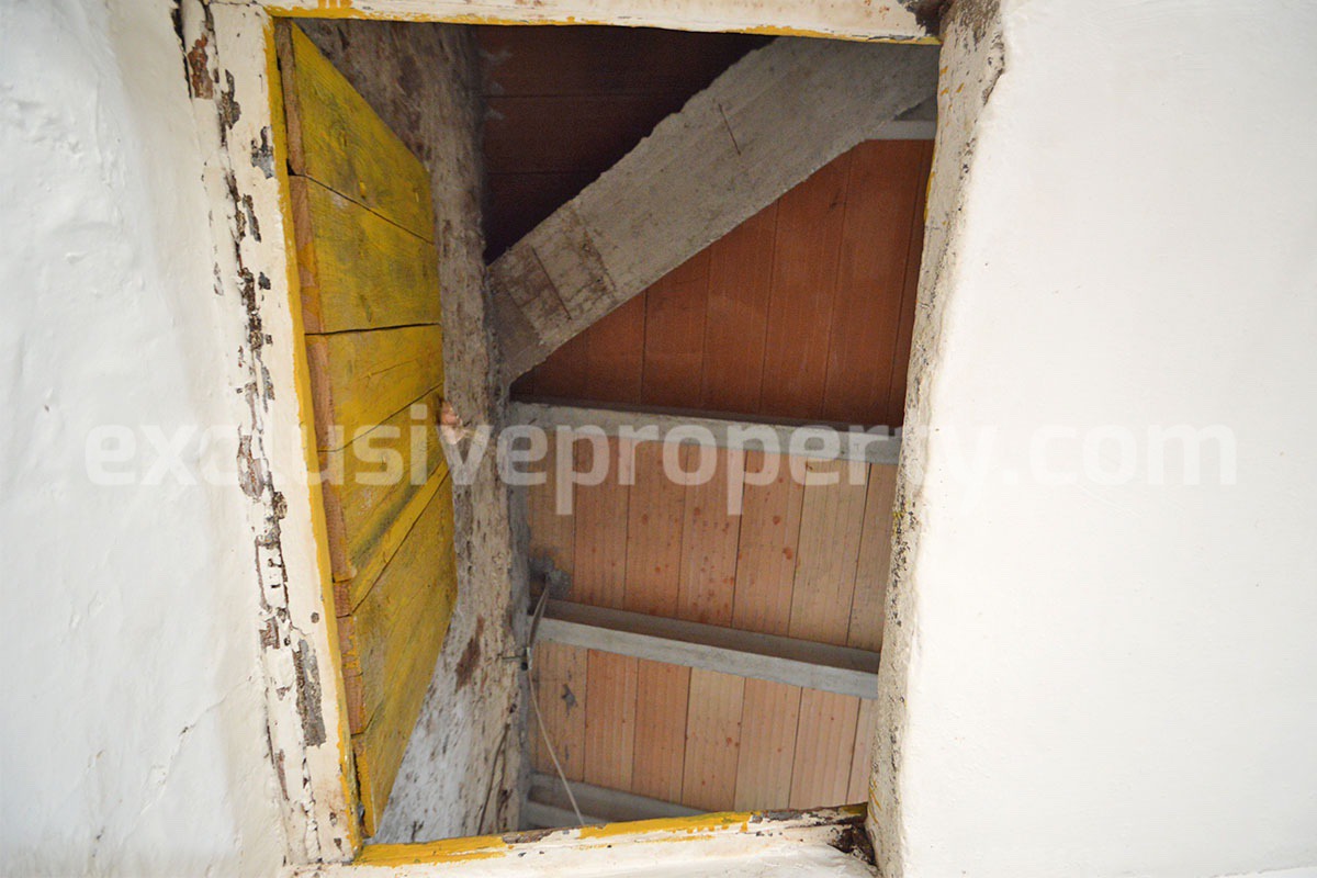 Stone House for Sale in Italy - Cheap Property in Molise to Renovate - 30 Minutes from the Adriatic Sea