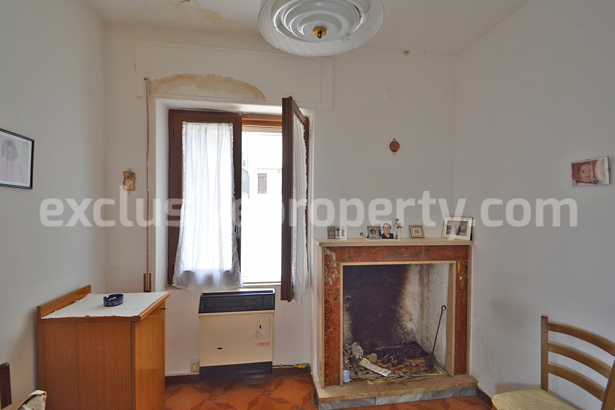 House for Sale in Italy - Habitable 3-Bedroom Townhouse with Cellar in Molise - 30 Min from the Adriatic Coast