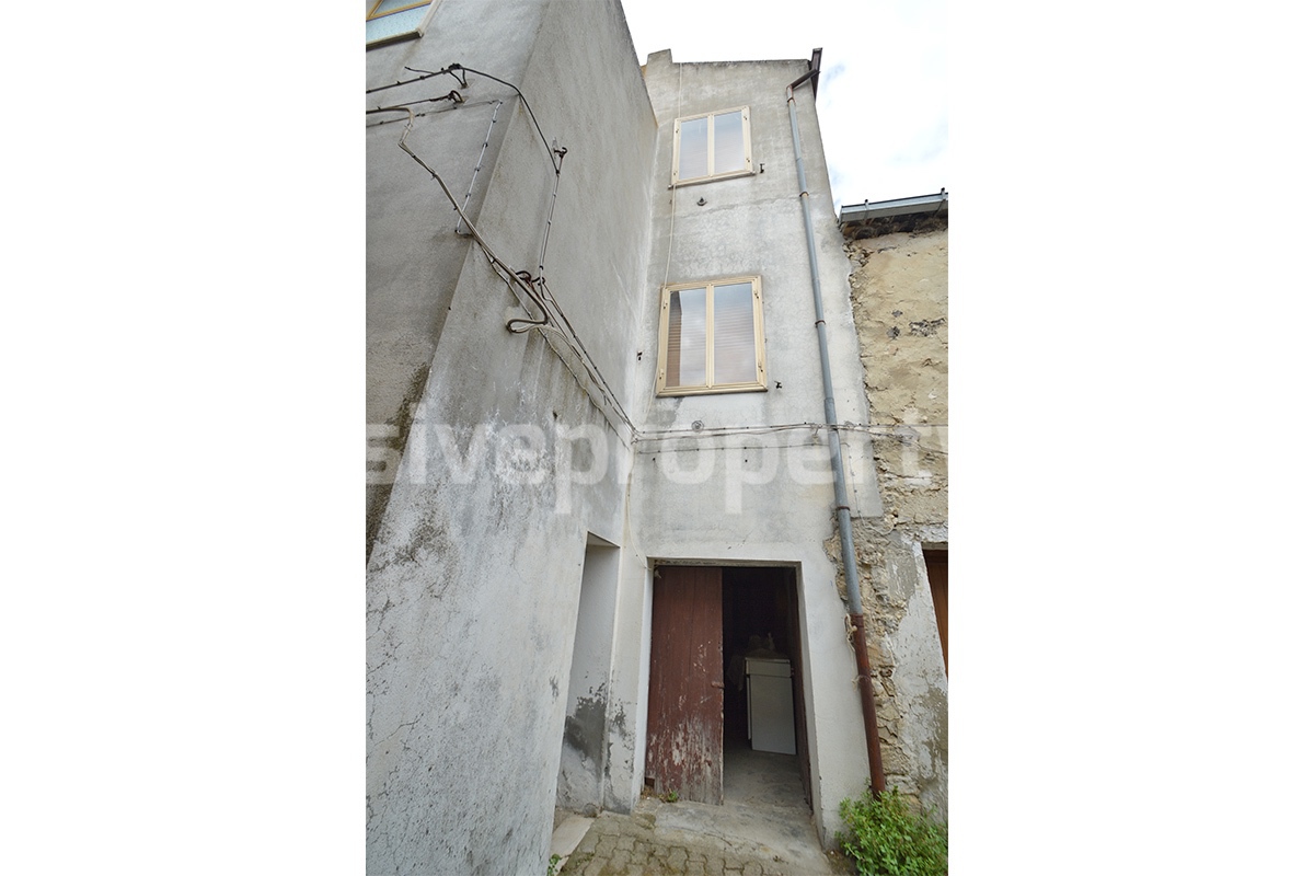 House for Sale in Italy - Habitable 3-Bedroom Townhouse with Cellar in Molise - 30 Min from the Adriatic Coast
