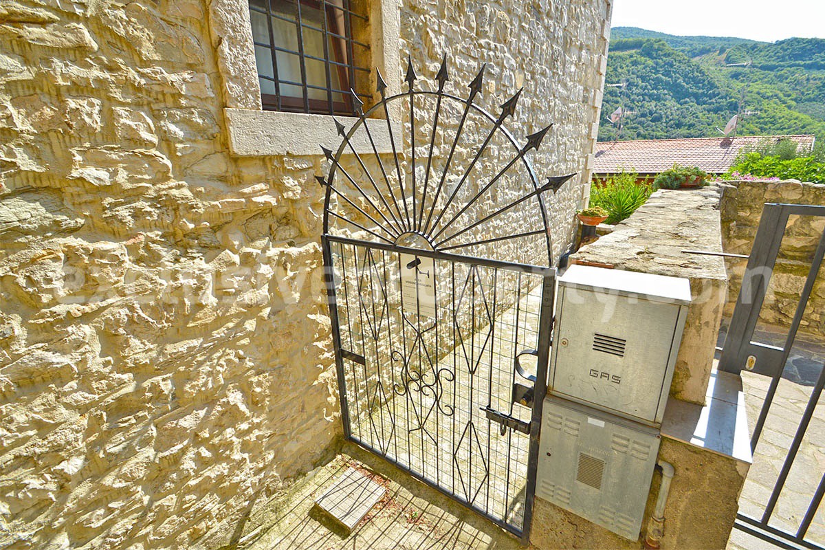 Stunning Properties in Italy - Italian Style Stone House for Sale in Guardialfiera - Molise - Renovated with Garden