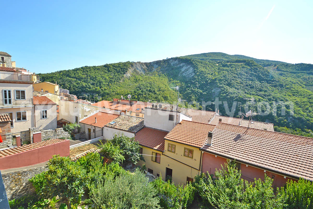 Stunning Properties in Italy - Italian Style Stone House for Sale in Guardialfiera - Molise - Renovated with Garden