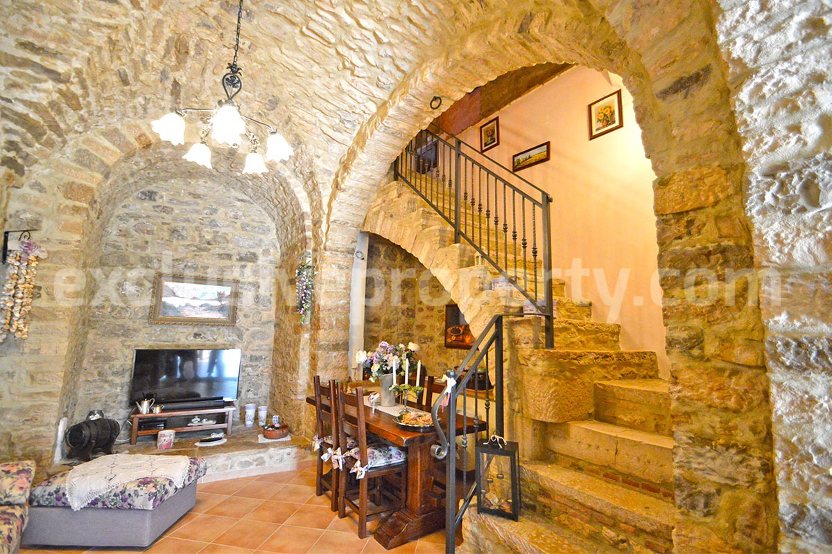 Stunning Properties in Italy - Italian Style Stone House for Sale in Guardialfiera - Molise - Renovated with Garden