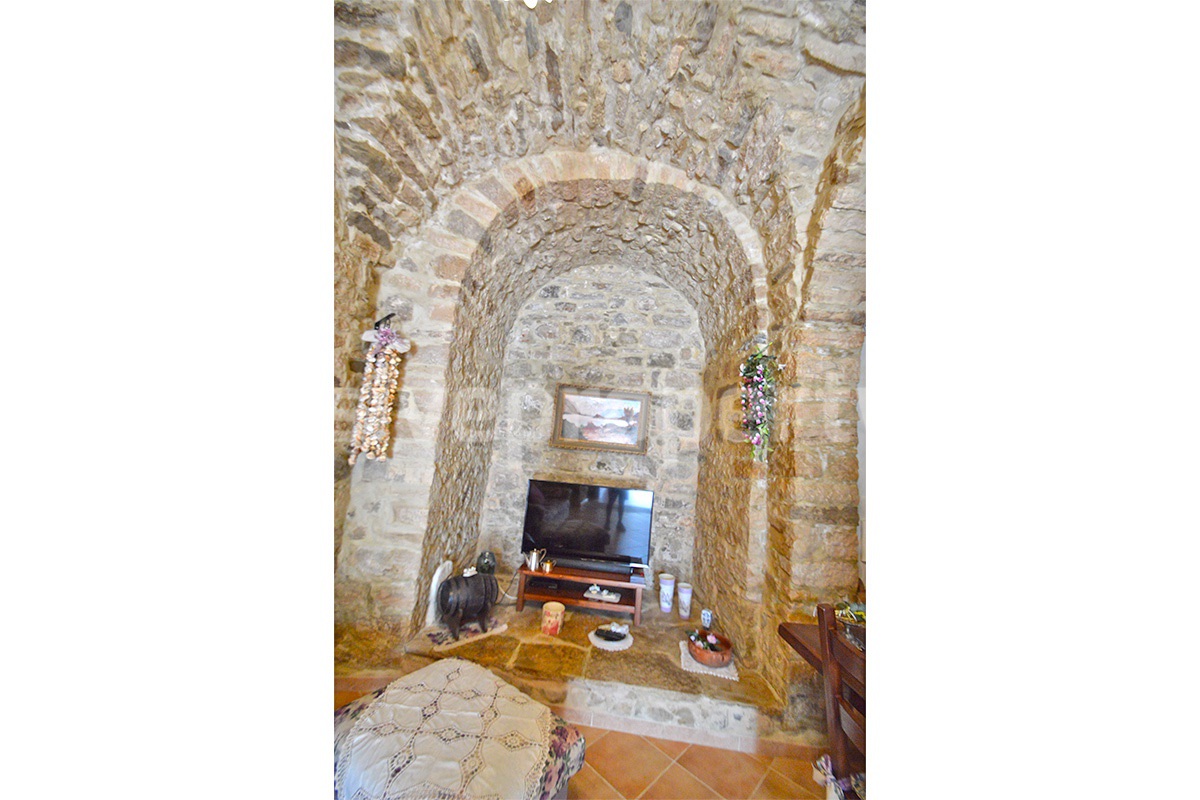 Stunning Properties in Italy - Italian Style Stone House for Sale in Guardialfiera - Molise - Renovated with Garden