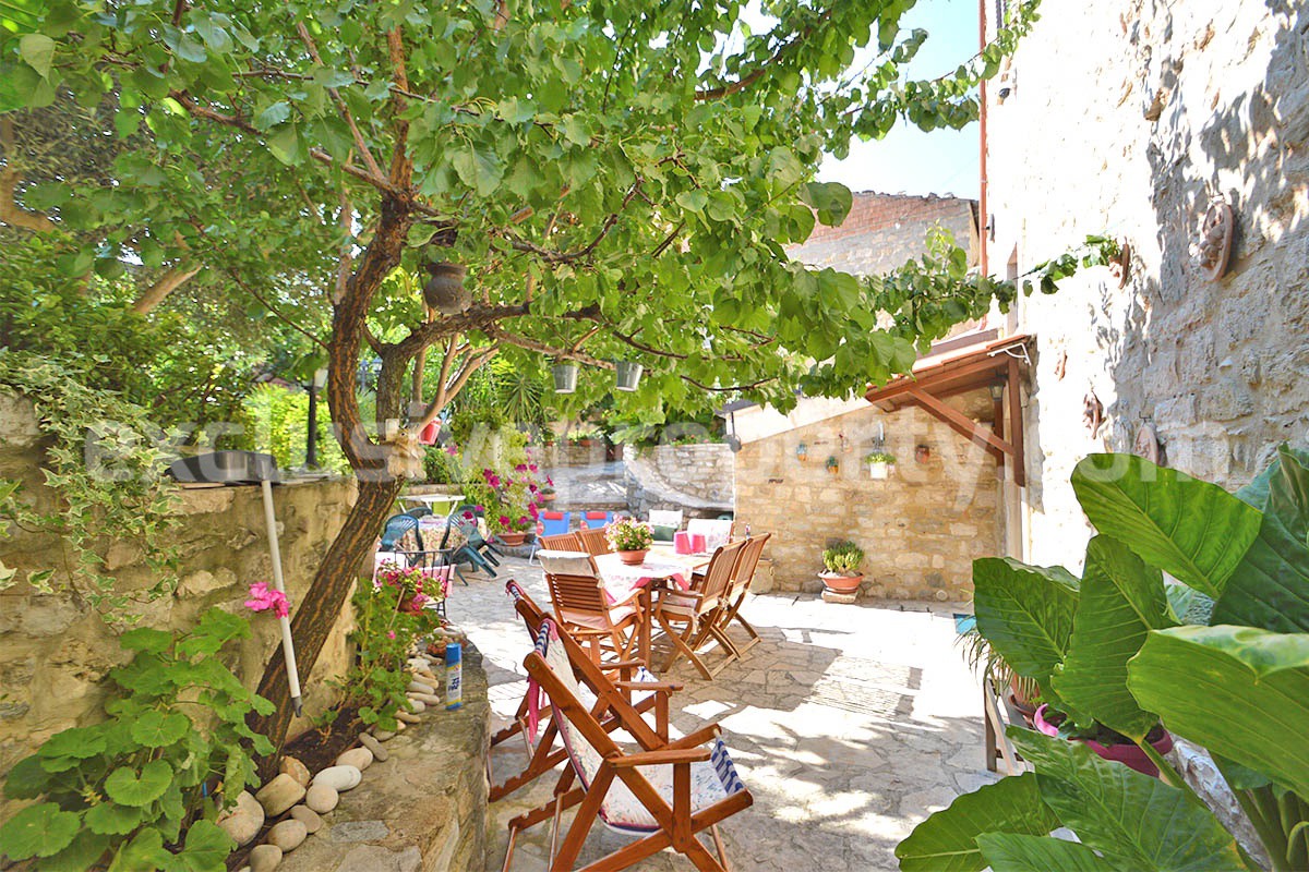 Stunning Properties in Italy - Italian Style Stone House for Sale in Guardialfiera - Molise - Renovated with Garden