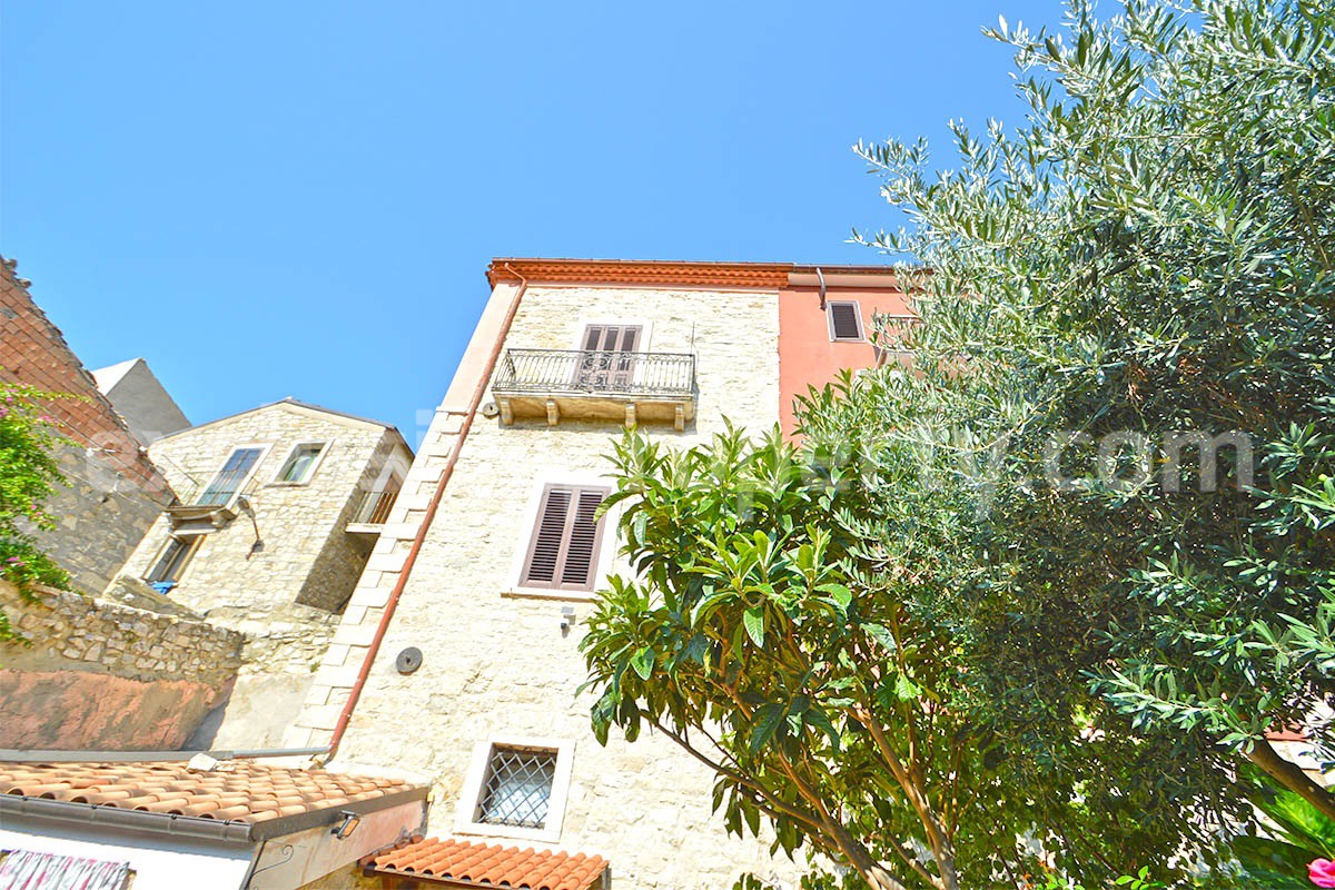 Stunning Properties in Italy - Italian Style Stone House for Sale in Guardialfiera - Molise - Renovated with Garden