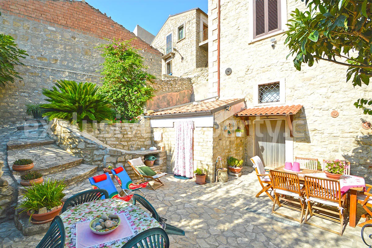 Stunning Properties in Italy - Italian Style Stone House for Sale in Guardialfiera - Molise - Renovated with Garden