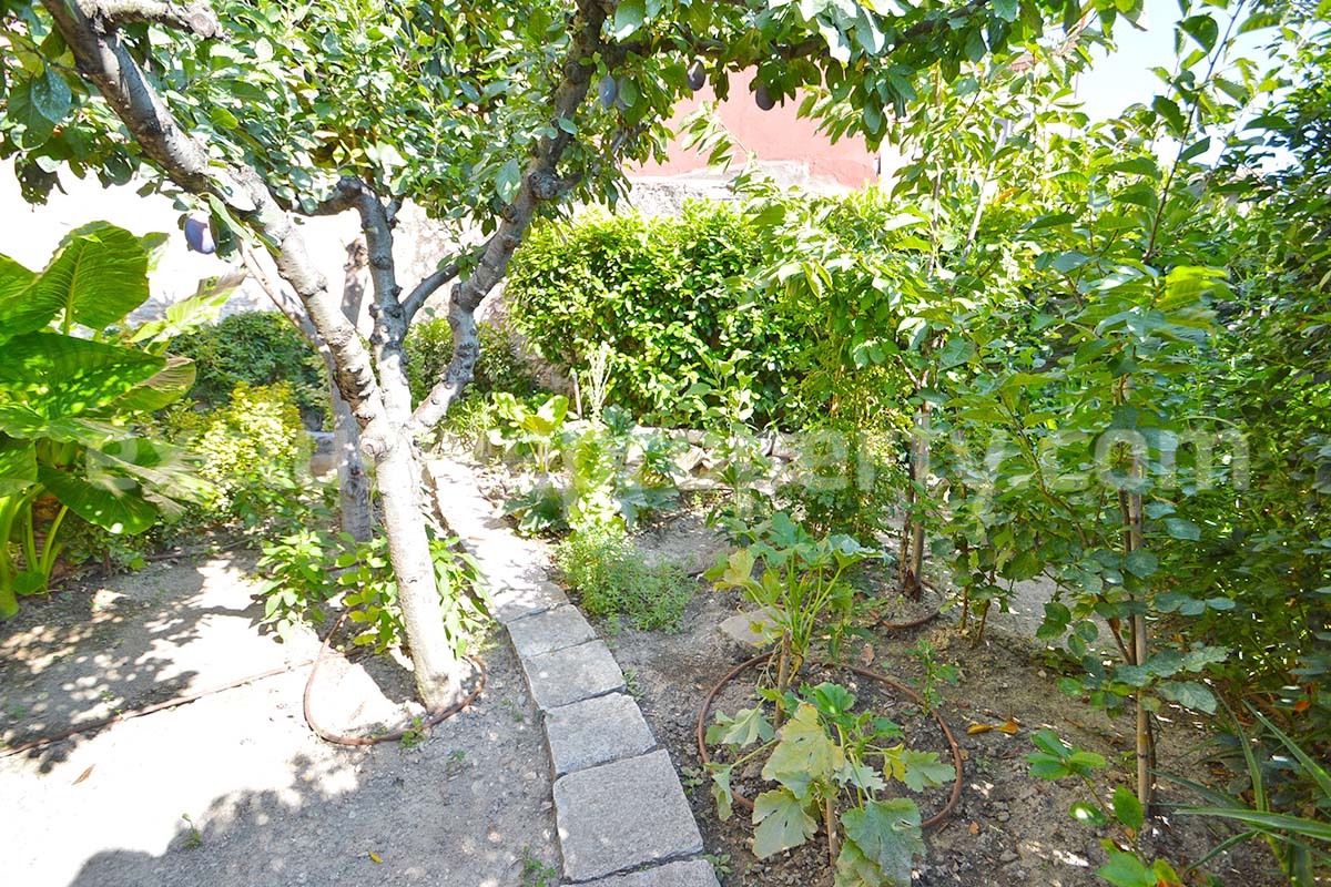 Stunning Properties in Italy - Italian Style Stone House for Sale in Guardialfiera - Molise - Renovated with Garden