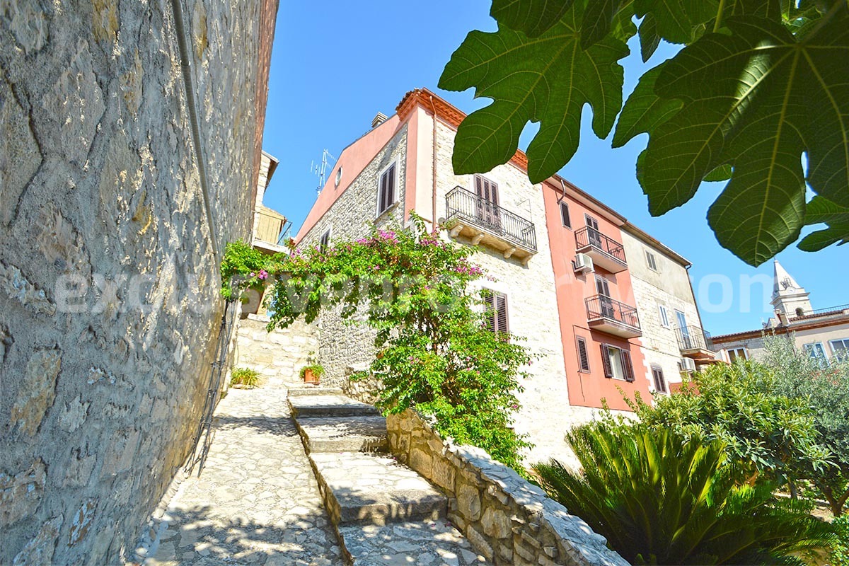 Stunning Properties in Italy - Italian Style Stone House for Sale in Guardialfiera - Molise - Renovated with Garden