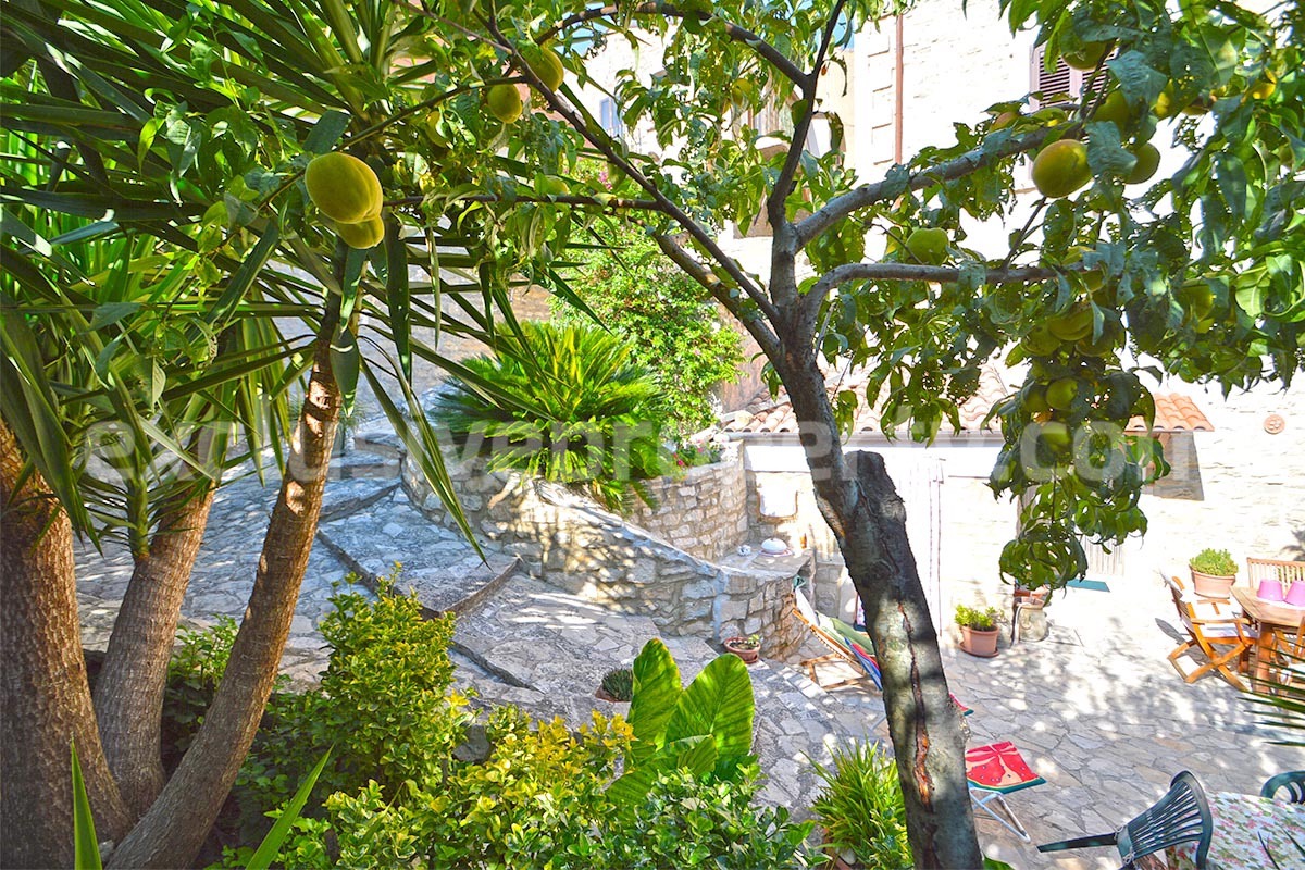 Stunning Properties in Italy - Italian Style Stone House for Sale in Guardialfiera - Molise - Renovated with Garden