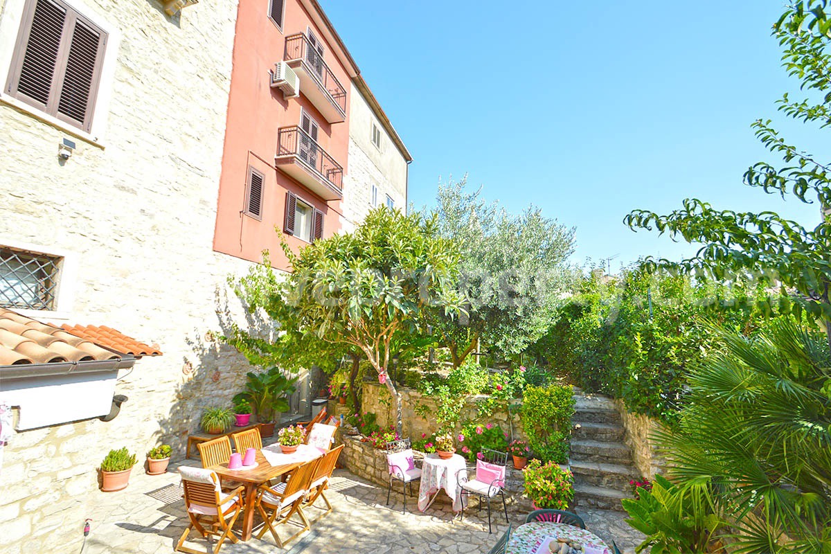 Stunning Properties in Italy - Italian Style Stone House for Sale in Guardialfiera - Molise - Renovated with Garden