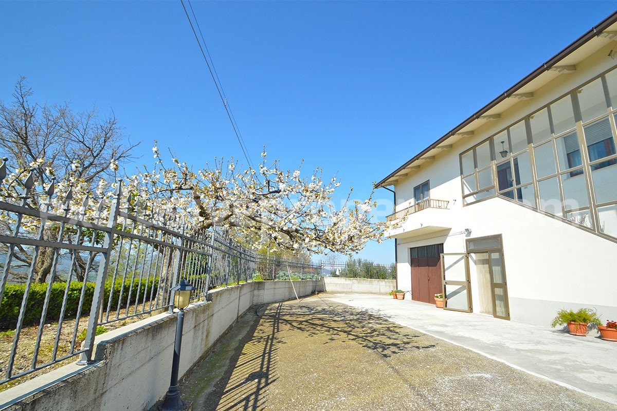 Spacious Country House for Sale in Tavenna - Molise Italy - Land with Olive Trees - Move-In Ready
