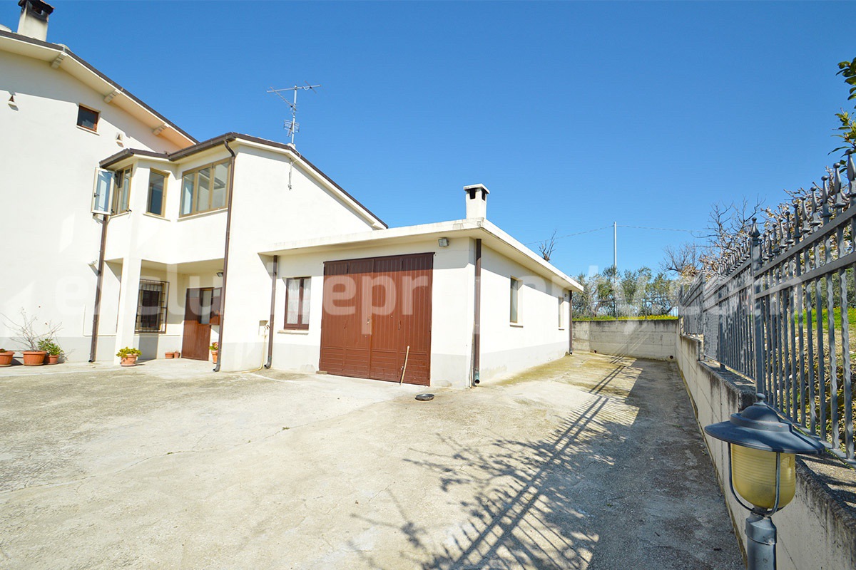 Spacious Country House for Sale in Tavenna - Molise Italy - Land with Olive Trees - Move-In Ready