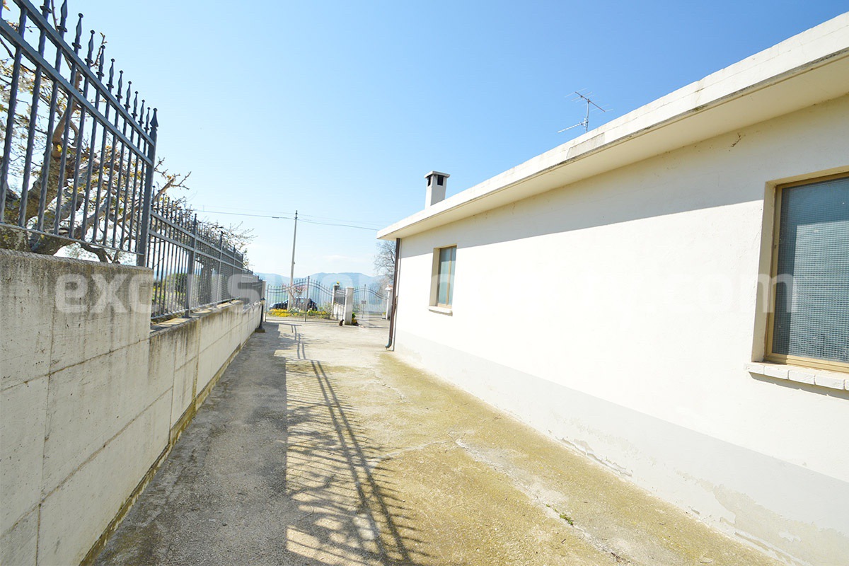 Spacious Country House for Sale in Tavenna - Molise Italy - Land with Olive Trees - Move-In Ready