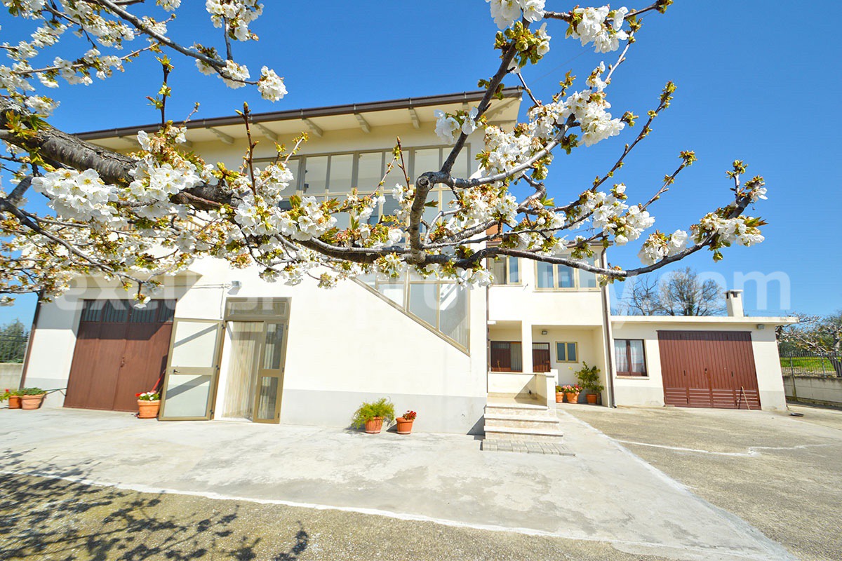 Spacious Country House for Sale in Tavenna - Molise Italy - Land with Olive Trees - Move-In Ready