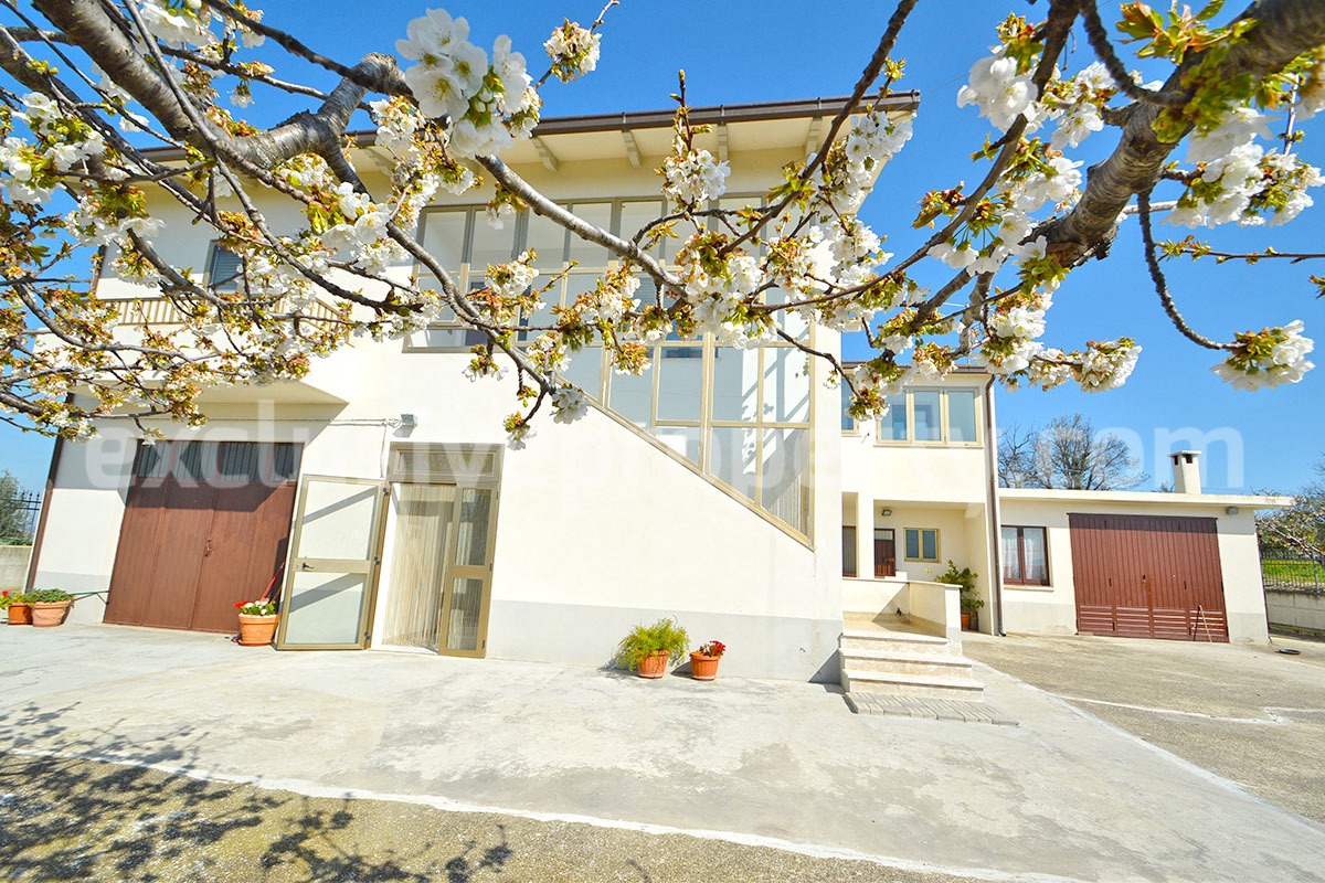 Spacious Country House for Sale in Tavenna - Molise Italy - Land with Olive Trees - Move-In Ready