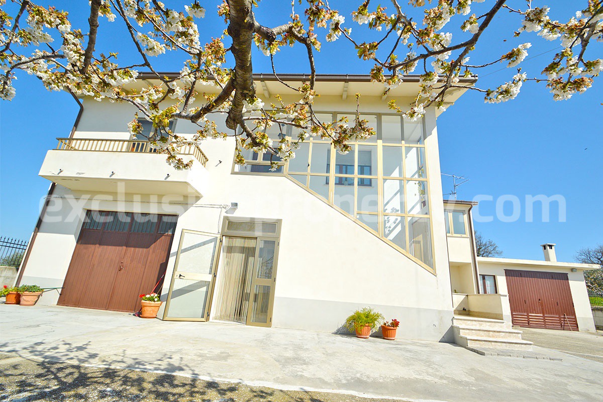 Spacious Country House for Sale in Tavenna - Molise Italy - Land with Olive Trees - Move-In Ready