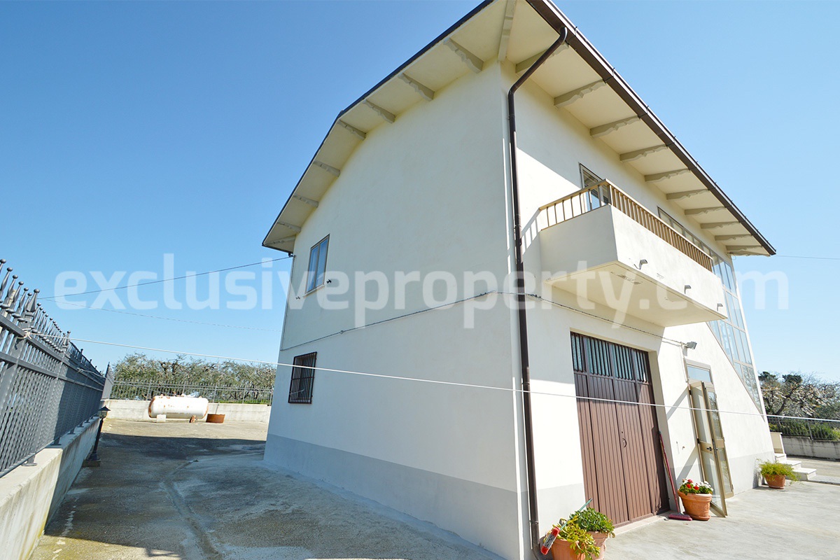 Spacious Country House for Sale in Tavenna - Molise Italy - Land with Olive Trees - Move-In Ready