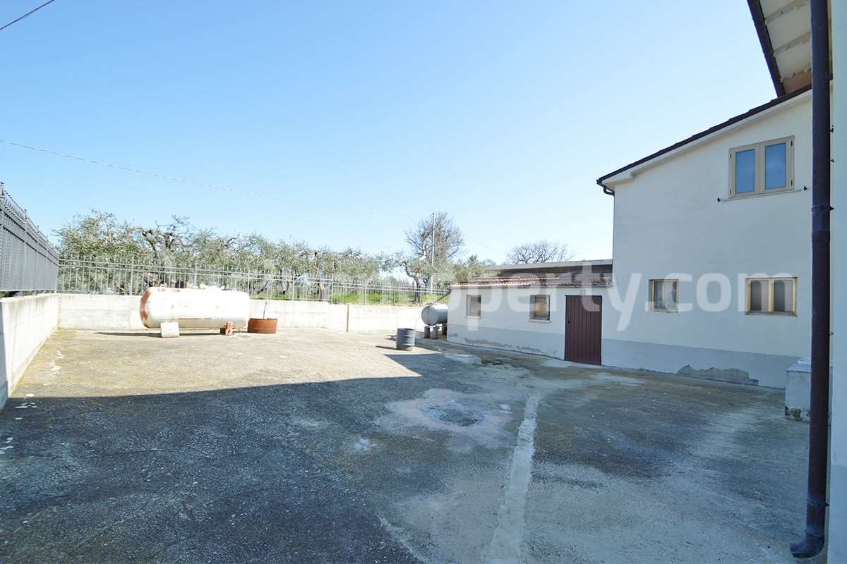 Spacious Country House for Sale in Tavenna - Molise Italy - Land with Olive Trees - Move-In Ready
