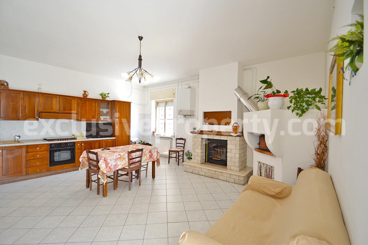 Spacious Country House for Sale in Tavenna - Molise Italy - Land with Olive Trees - Move-In Ready