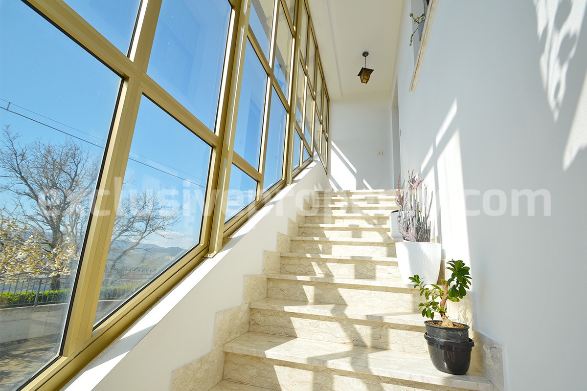 Spacious Country House for Sale in Tavenna - Molise Italy - Land with Olive Trees - Move-In Ready