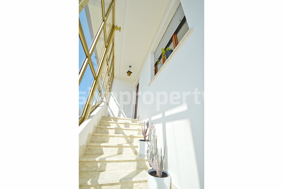 Spacious Country House for Sale in Tavenna - Molise Italy - Land with Olive Trees - Move-In Ready