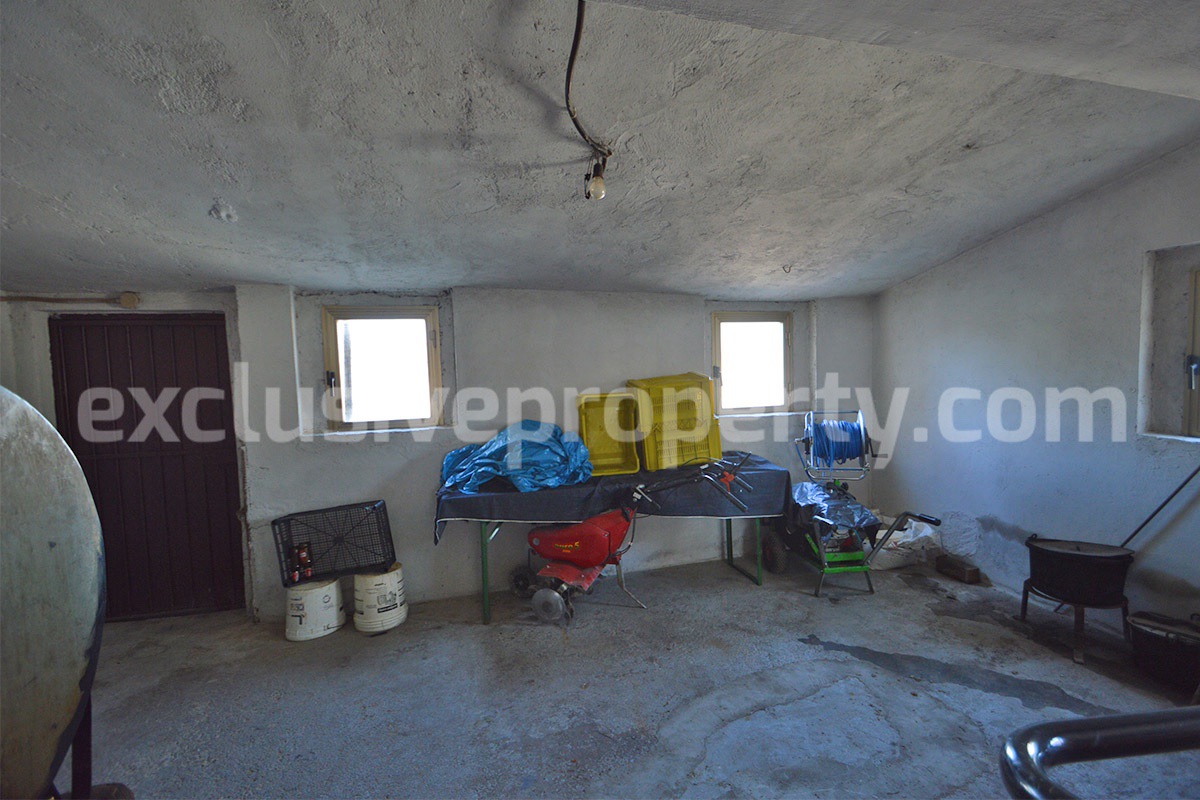 Spacious Country House for Sale in Tavenna - Molise Italy - Land with Olive Trees - Move-In Ready