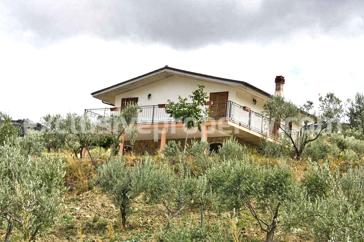 Habitable stone villa with land for sale in Italy 5