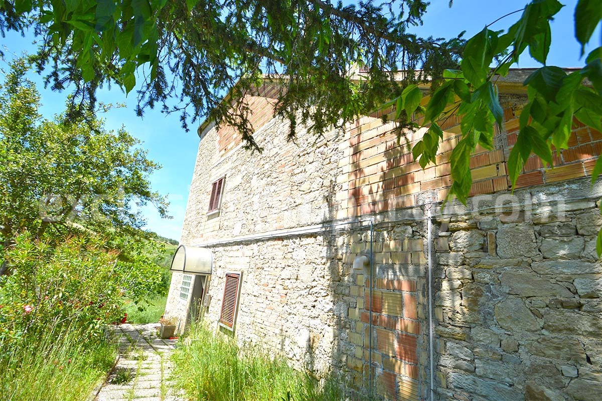 Authentic Italian Country House for Sale in Abruzzo - 260 sqm Home with Land - Garages and Panoramic Views