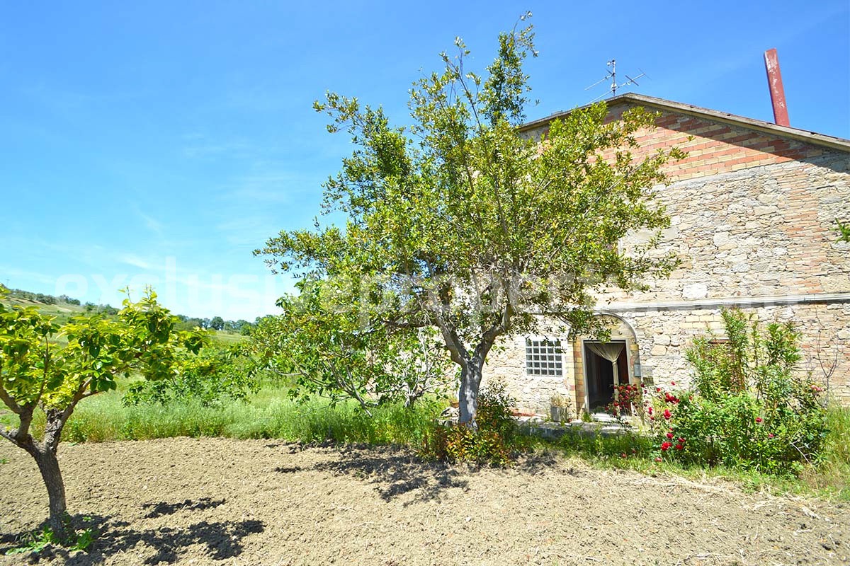 Authentic Italian Country House for Sale in Abruzzo - 260 sqm Home with Land - Garages and Panoramic Views