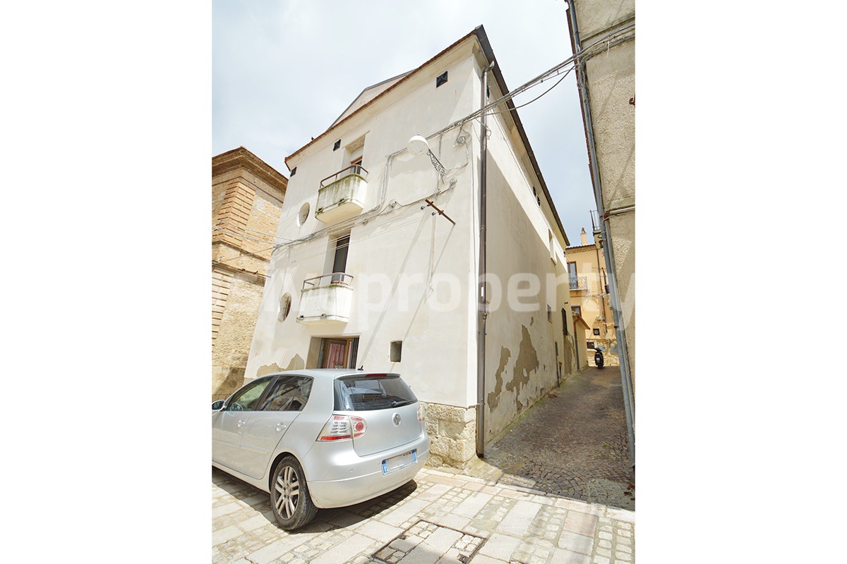 House for Sale in Italy - Independent Historical Palace in Molise with 160 sqm and Original Features