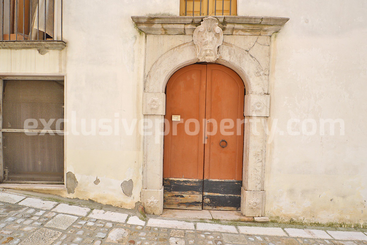 House for Sale in Italy - Independent Historical Palace in Molise with 160 sqm and Original Features