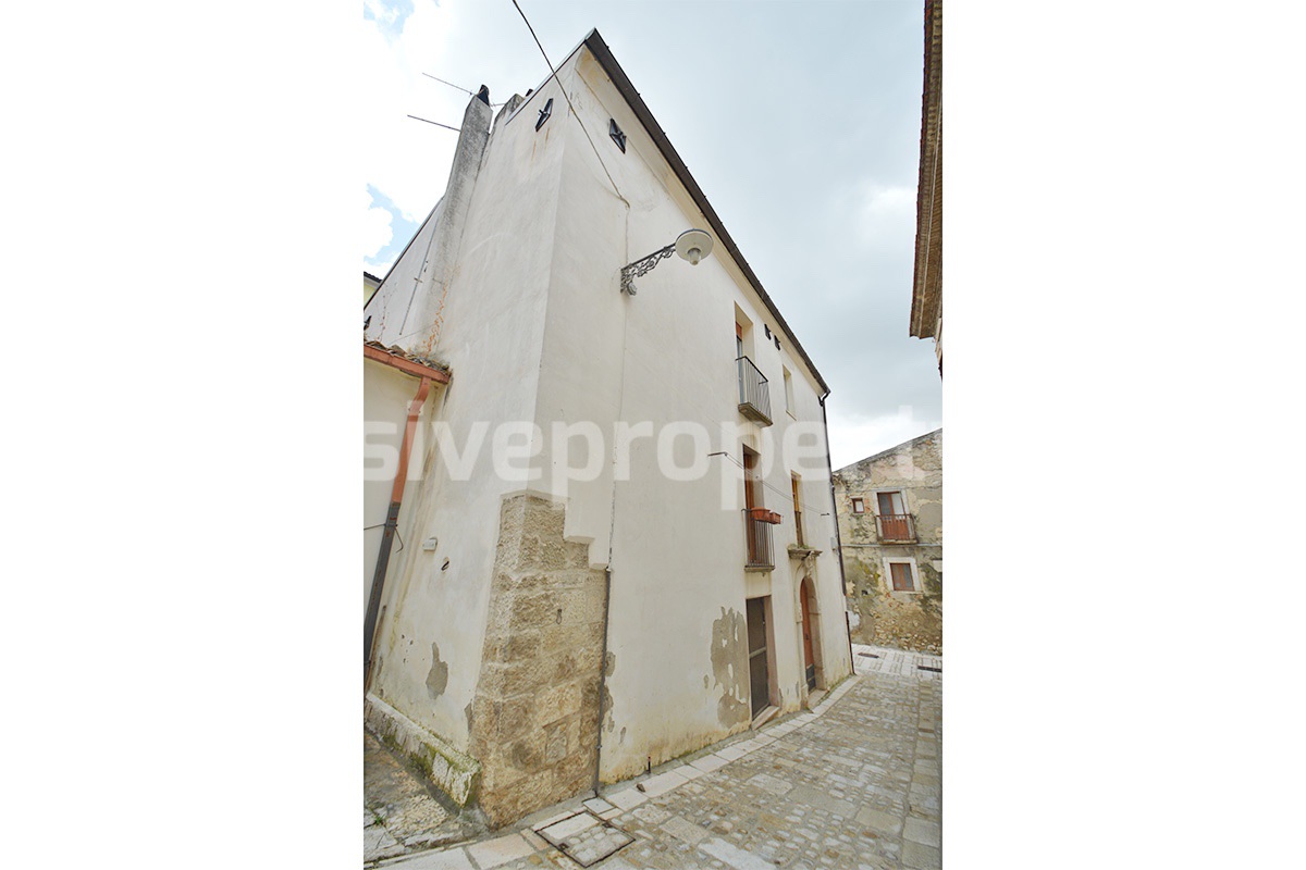 House for Sale in Italy - Independent Historical Palace in Molise with 160 sqm and Original Features