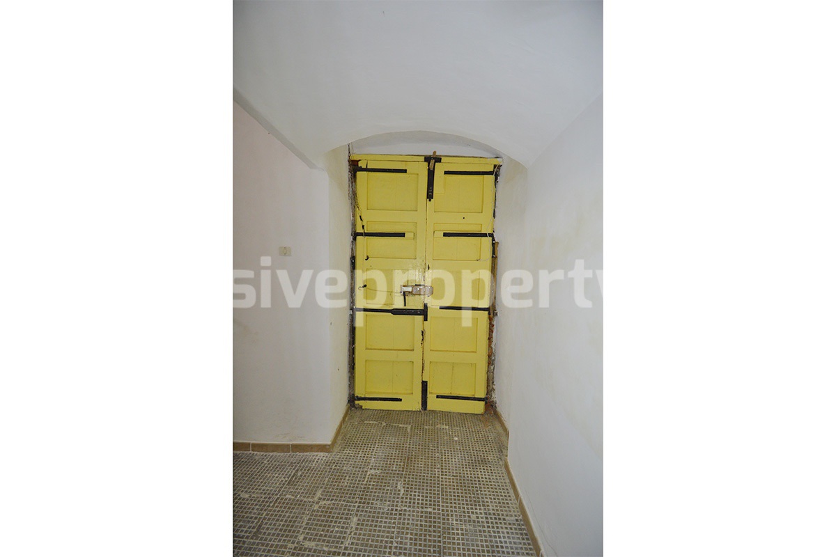 House for Sale in Italy - Independent Historical Palace in Molise with 160 sqm and Original Features