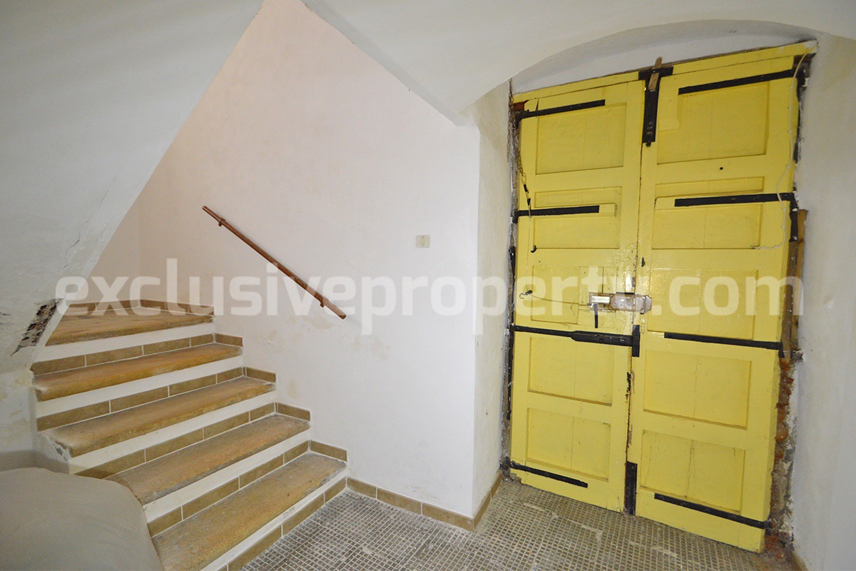 House for Sale in Italy - Independent Historical Palace in Molise with 160 sqm and Original Features