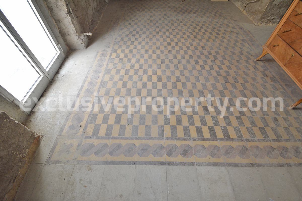House for Sale in Italy - Independent Historical Palace in Molise with 160 sqm and Original Features