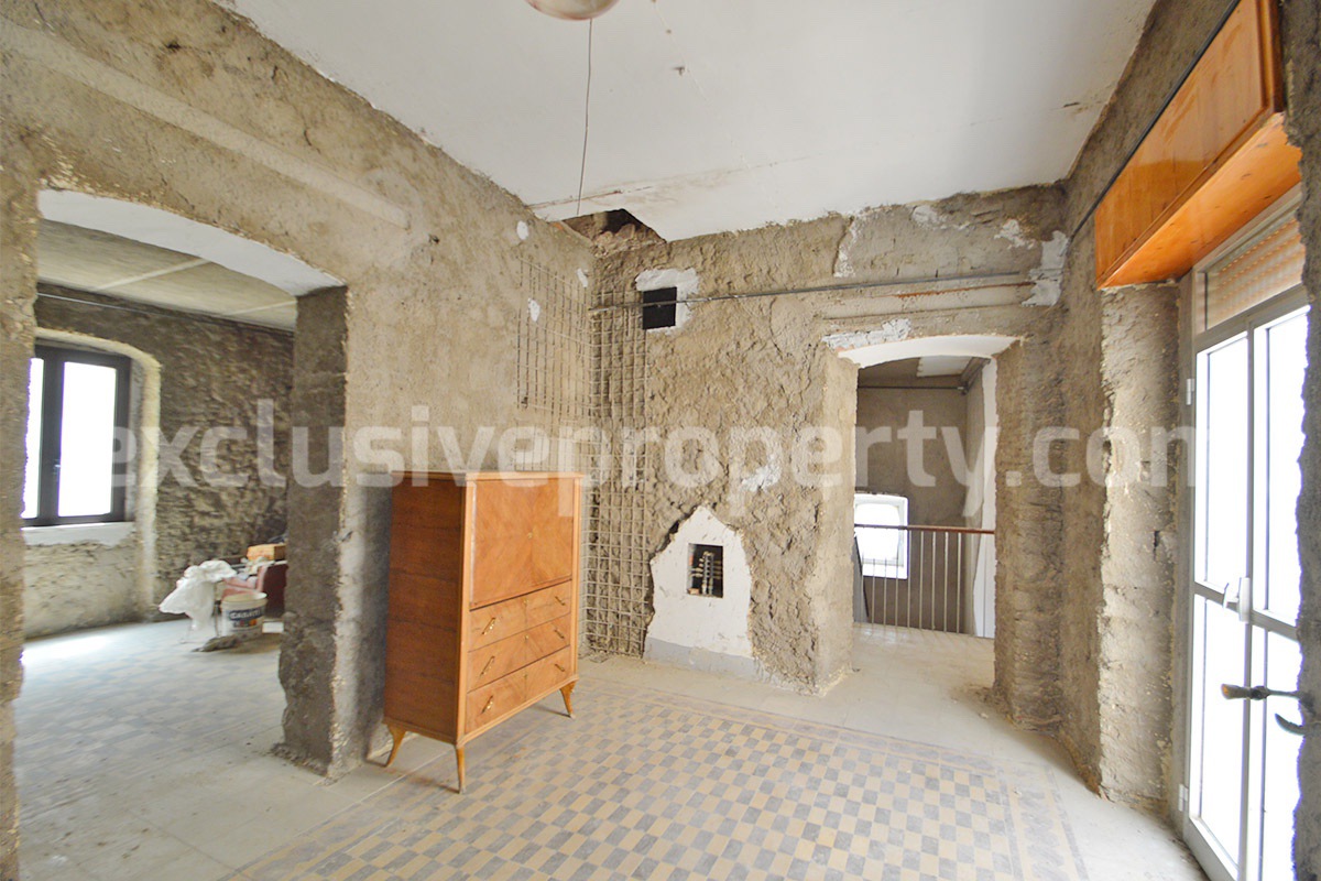 House for Sale in Italy - Independent Historical Palace in Molise with 160 sqm and Original Features