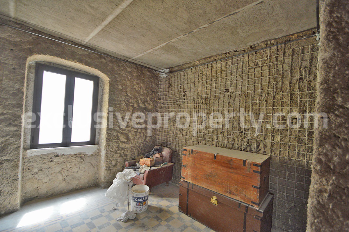 House for Sale in Italy - Independent Historical Palace in Molise with 160 sqm and Original Features