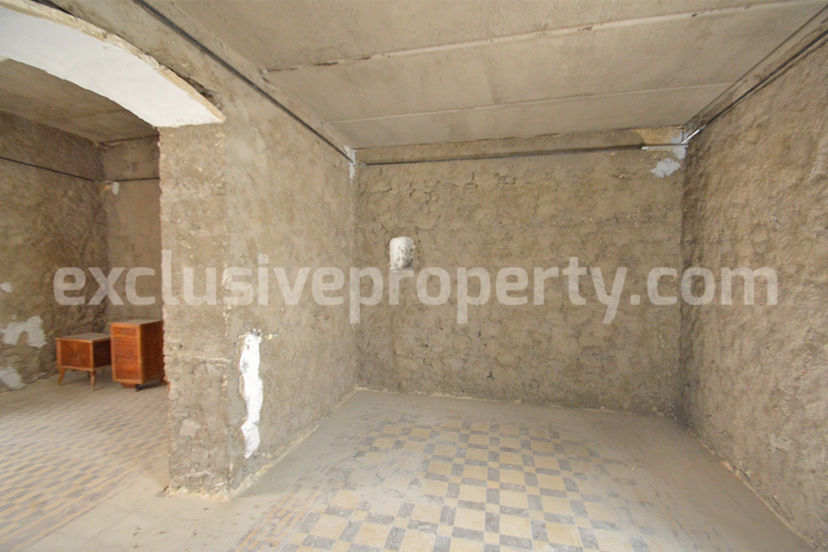 House for Sale in Italy - Independent Historical Palace in Molise with 160 sqm and Original Features