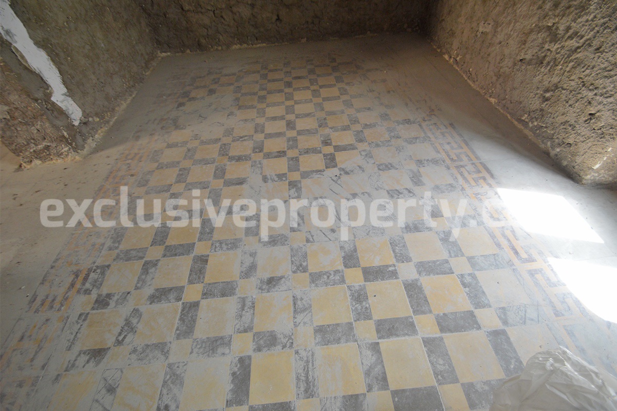 House for Sale in Italy - Independent Historical Palace in Molise with 160 sqm and Original Features