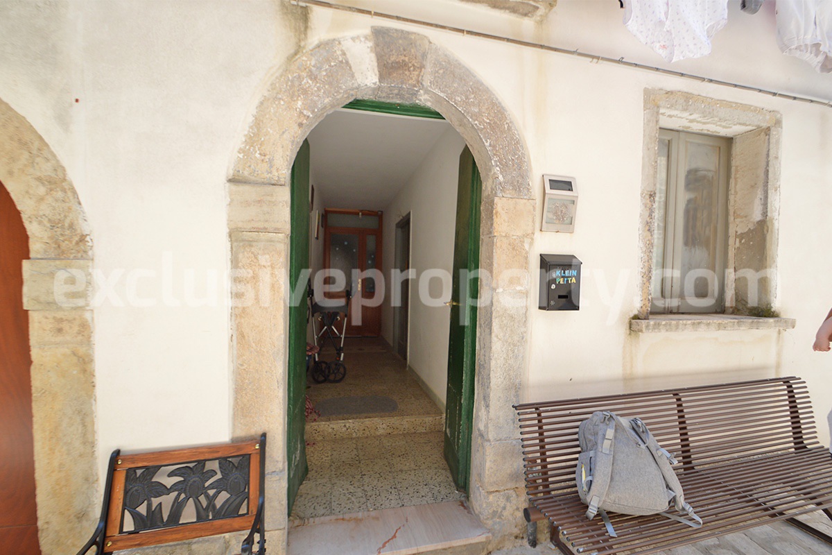 House for Sale in Italy - Historic Home in Montefalcone del Sannio - Molise with Vaulted Ceilings and Cellars