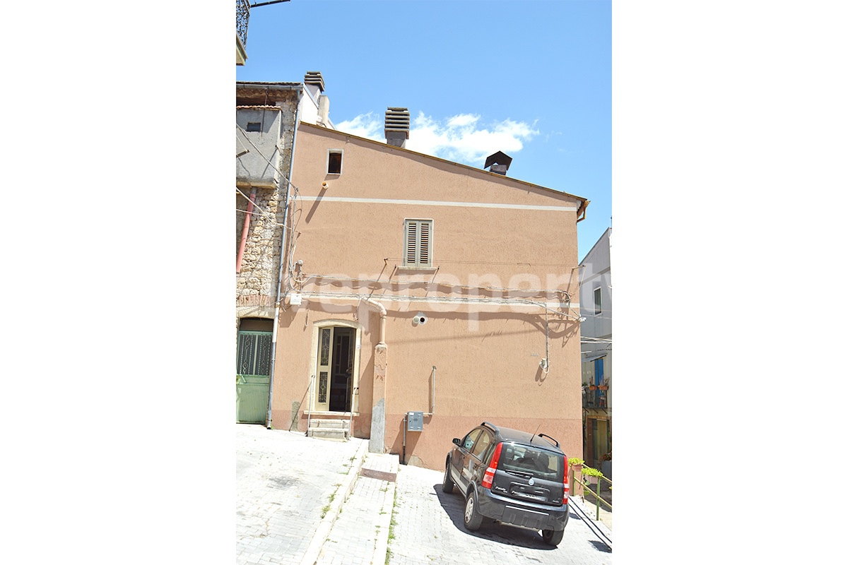 Townhouse for Sale in Molise Italy - 70 sqm with Cellar - Fireplace and Free Parking
