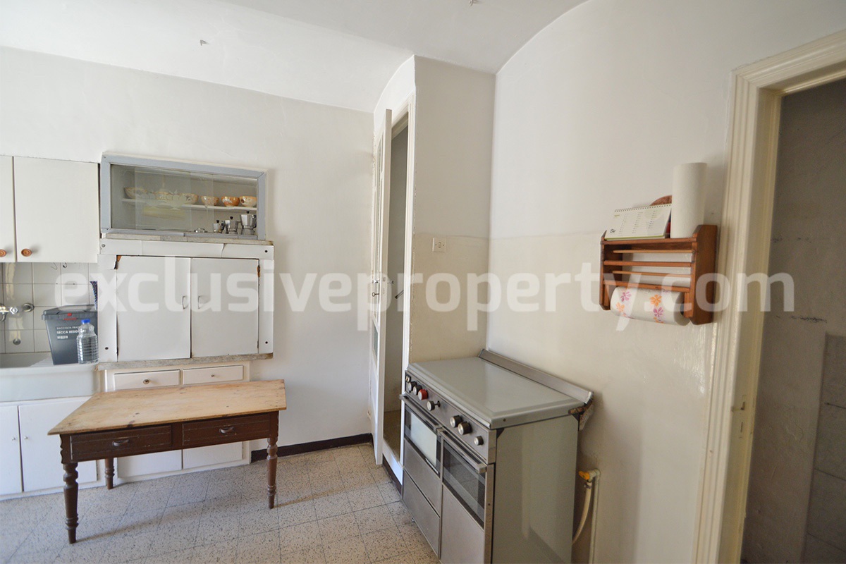 Townhouse for Sale in Molise Italy - 70 sqm with Cellar - Fireplace and Free Parking