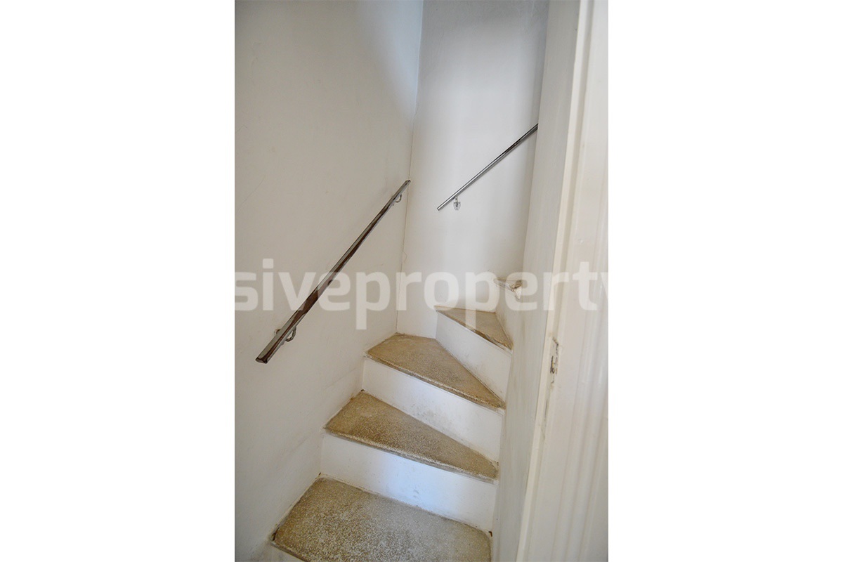 Townhouse for Sale in Molise Italy - 70 sqm with Cellar - Fireplace and Free Parking