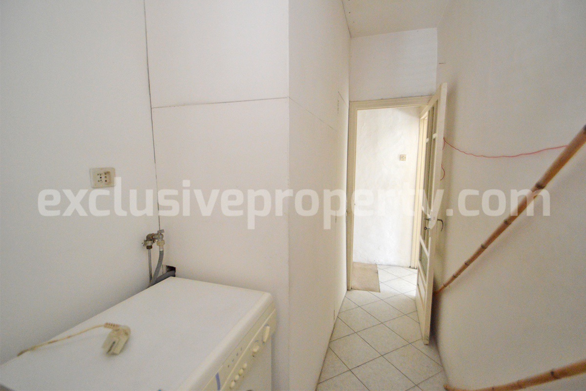 Townhouse for Sale in Molise Italy - 70 sqm with Cellar - Fireplace and Free Parking