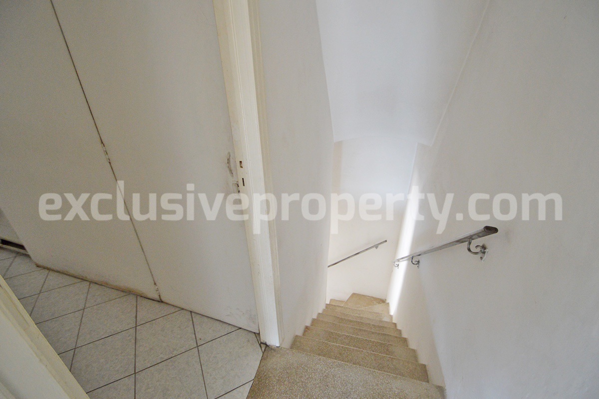 Townhouse for Sale in Molise Italy - 70 sqm with Cellar - Fireplace and Free Parking