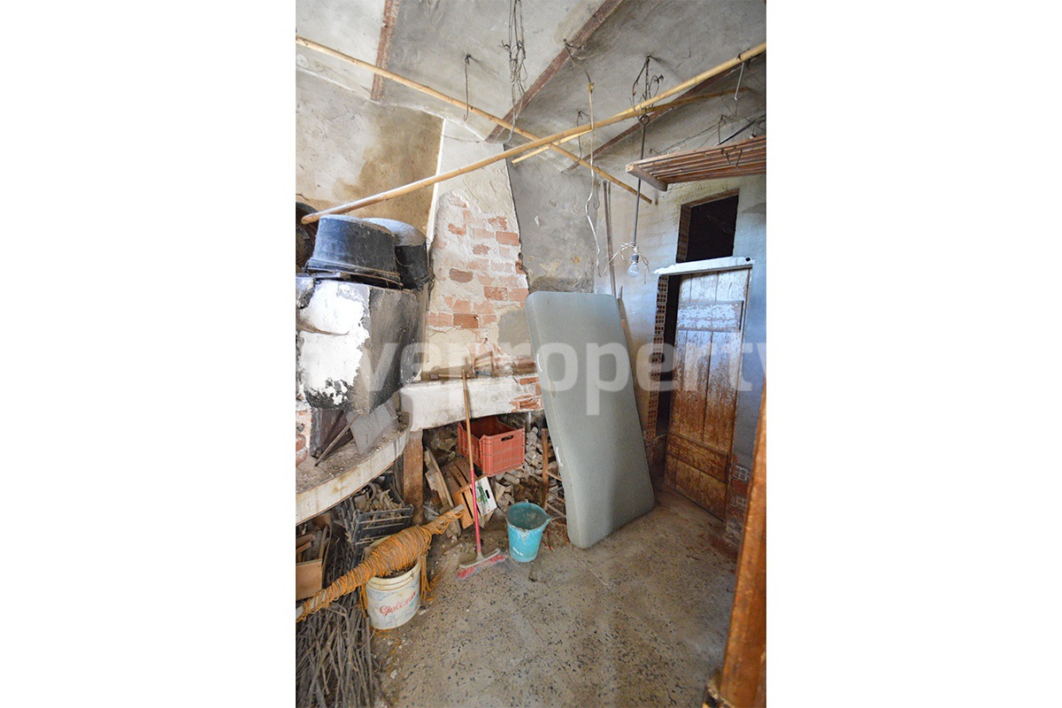Townhouse for Sale in Molise Italy - 70 sqm with Cellar - Fireplace and Free Parking