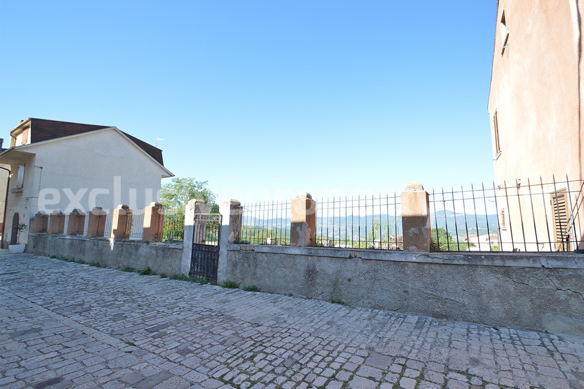 Completely renovated house with garden for sale in the Molise region