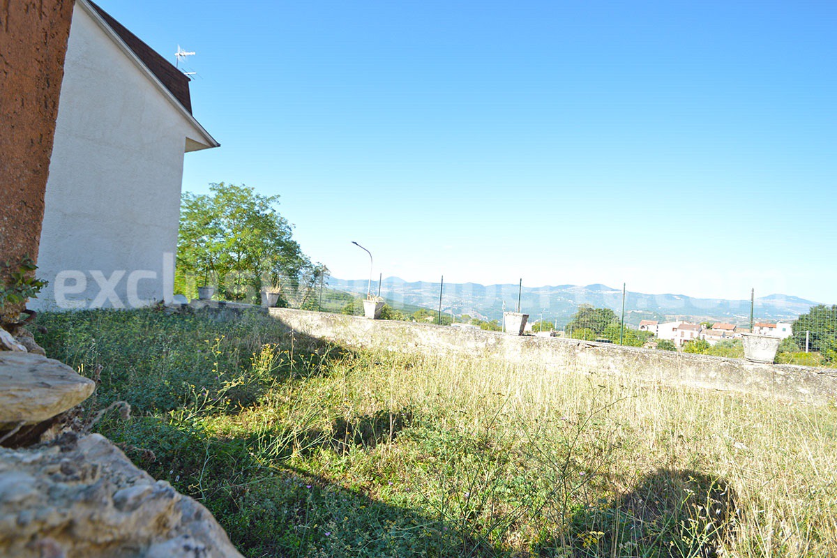 Completely renovated house with garden for sale in the Molise region